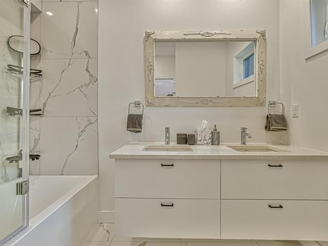 Salle de bains attenante à la CCP