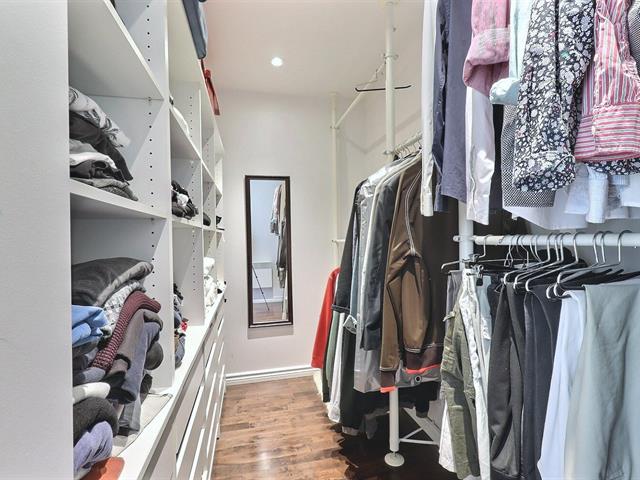 Walk-in closet