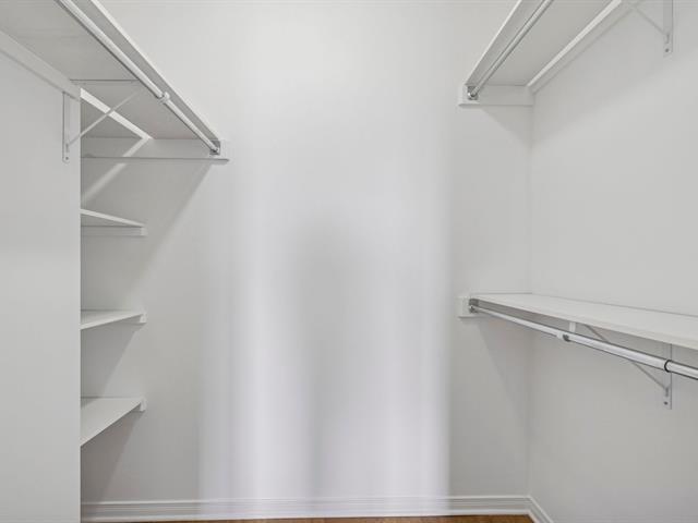 Walk-in closet