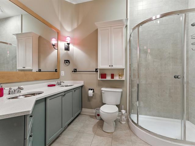 Ensuite bathroom