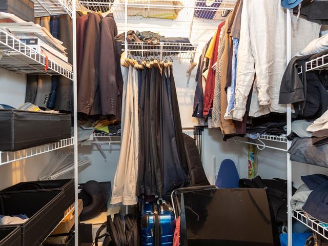 Walk-in closet