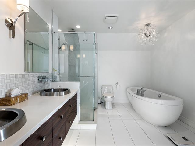 Ensuite bathroom