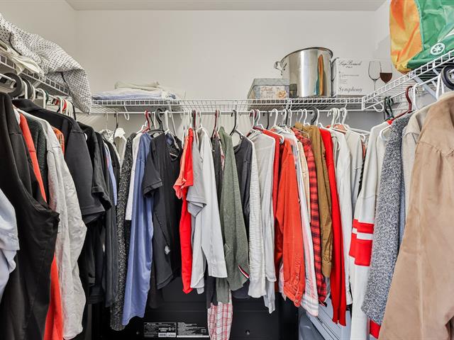 Walk-in closet