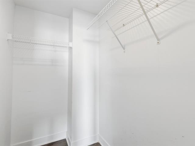 Walk-in closet