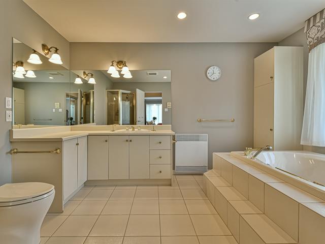 Ensuite bathroom