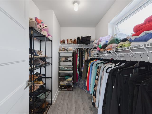 Walk-in closet