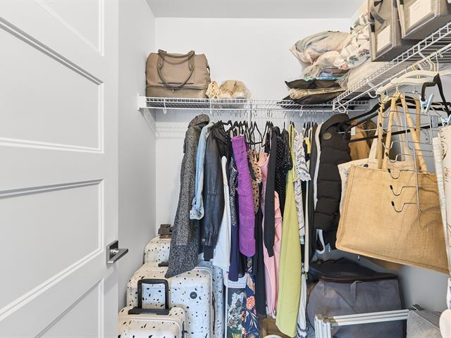 Walk-in closet