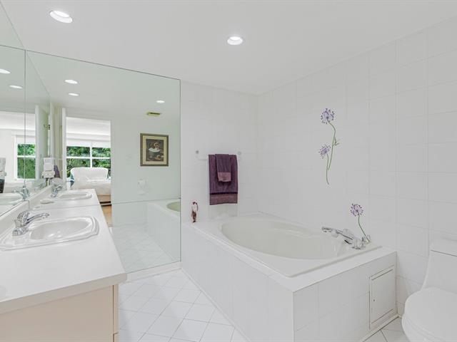 Salle de bains attenante à la CCP