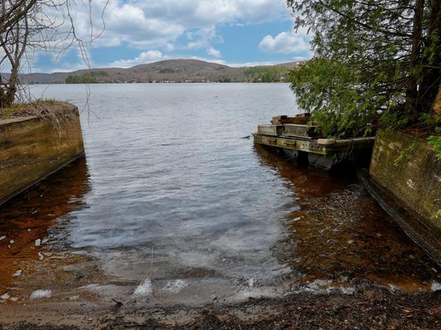 Access to a body of water
