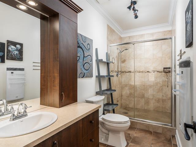 Ensuite bathroom
