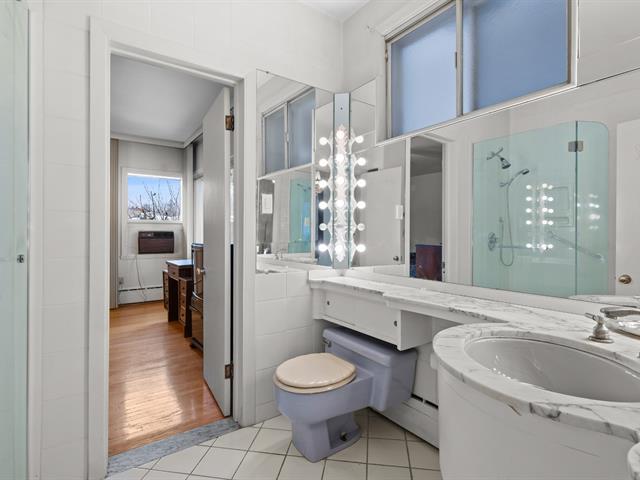 Salle de bains attenante à la CCP