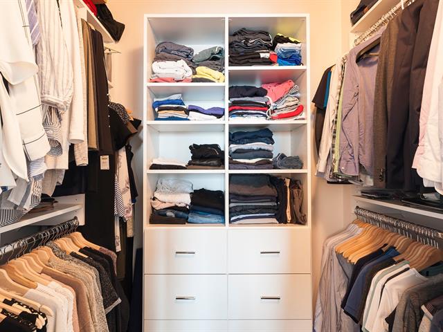 Walk-in closet