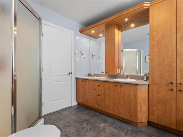 Maison à étages à vendre, Montréal (Saint-Laurent)