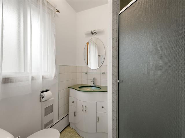 Ensuite bathroom