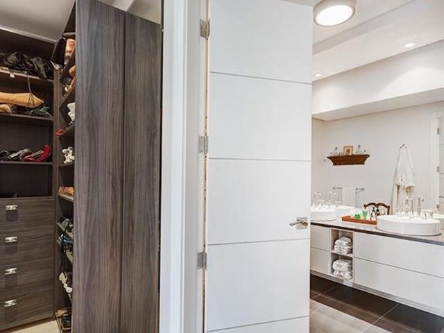 Walk-in closet
