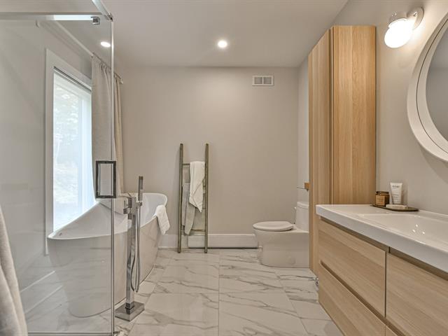 Ensuite bathroom