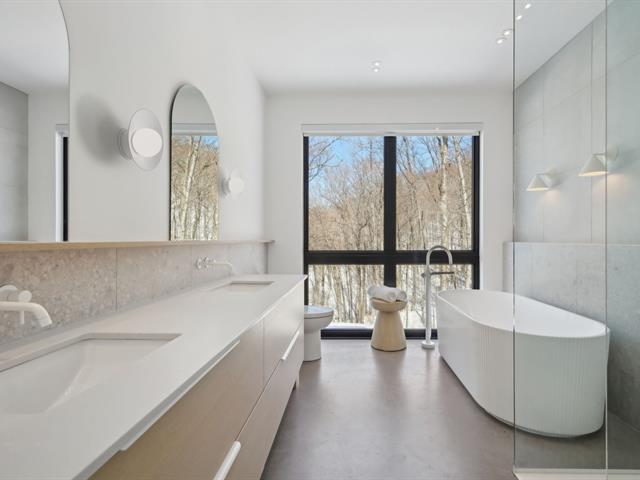 Ensuite bathroom