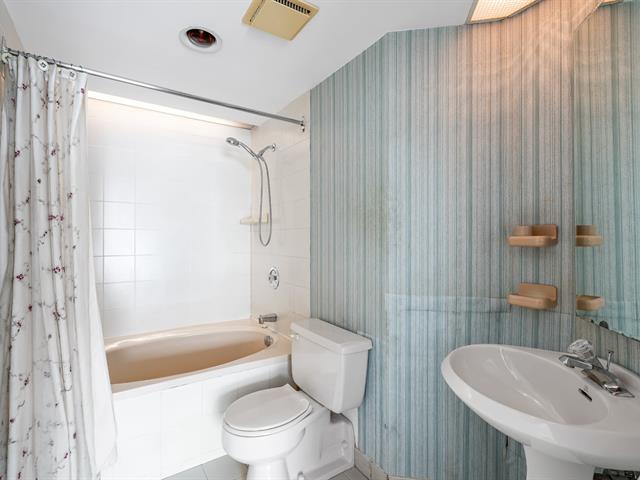 Salle de bains attenante à la CCP