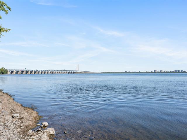 Accès au plan d'eau