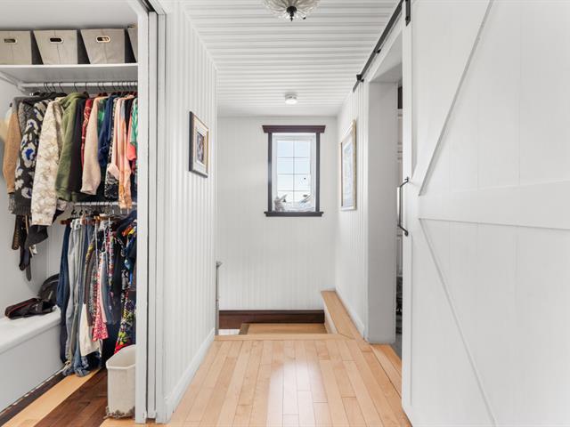 Walk-in closet
