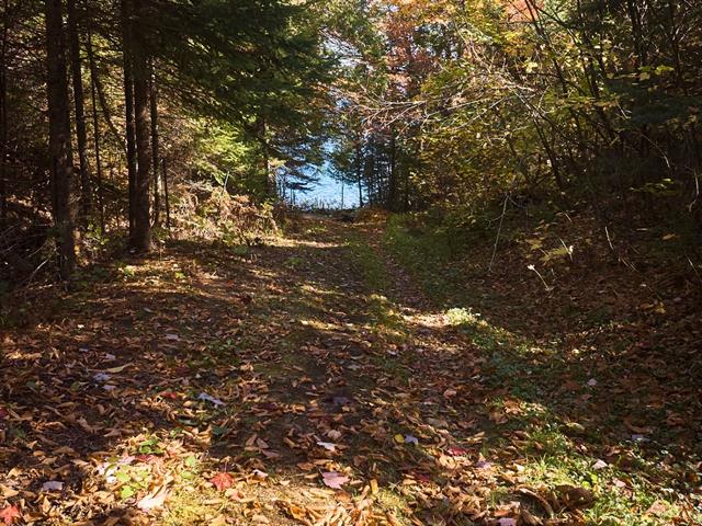 Accès au plan d'eau