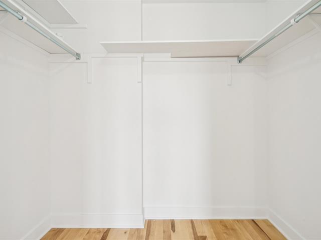 Walk-in closet
