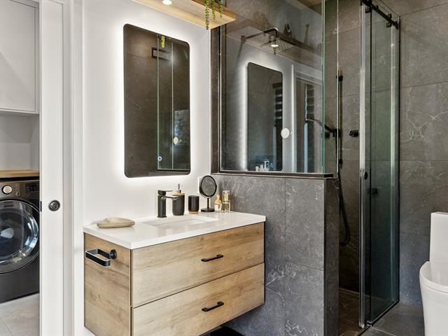 Ensuite bathroom