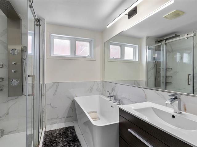 Triplex vendu, Montréal (Anjou)