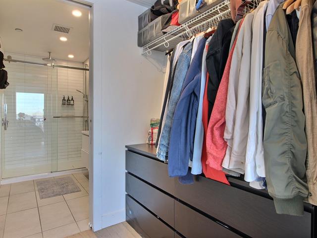 Walk-in closet