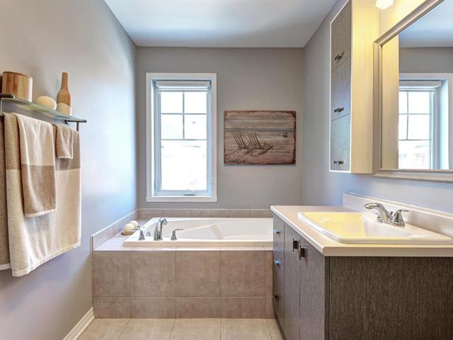 Two or more storey sold, Mascouche