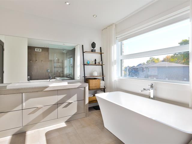Ensuite bathroom
