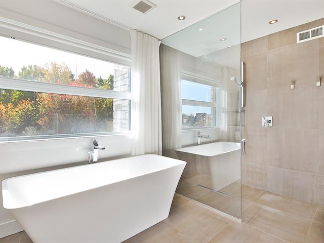 Ensuite bathroom