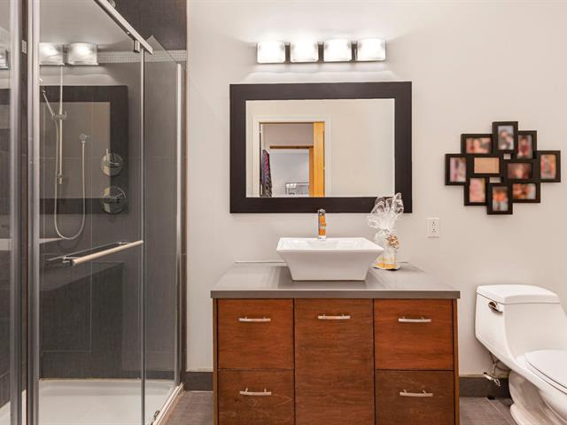 Ensuite bathroom