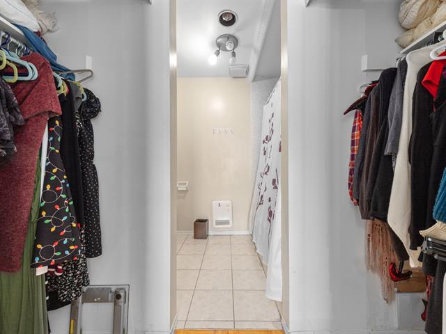 Walk-in closet