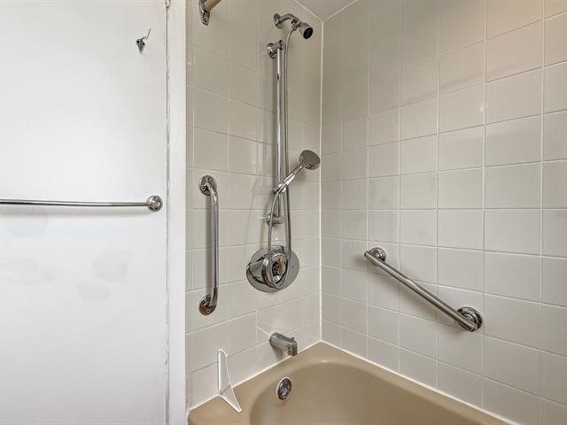 Salle de bains attenante à la CCP