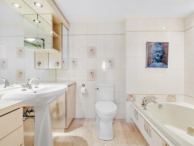 Ensuite bathroom