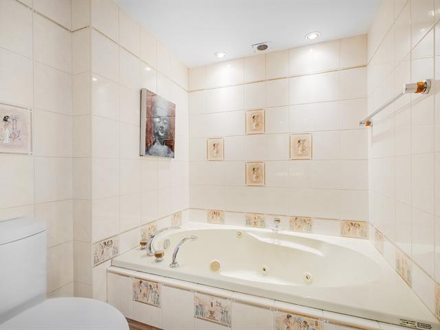 Ensuite bathroom