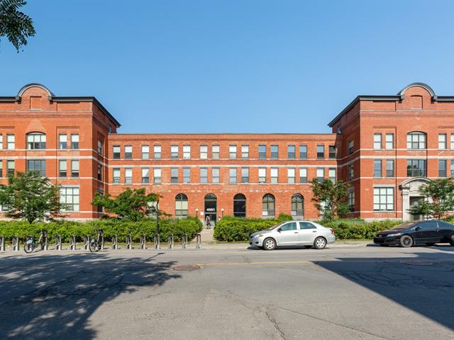 Façade
