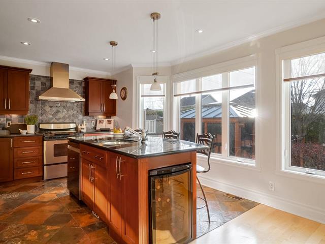 Two or more storey sold, Laval (Fabreville)