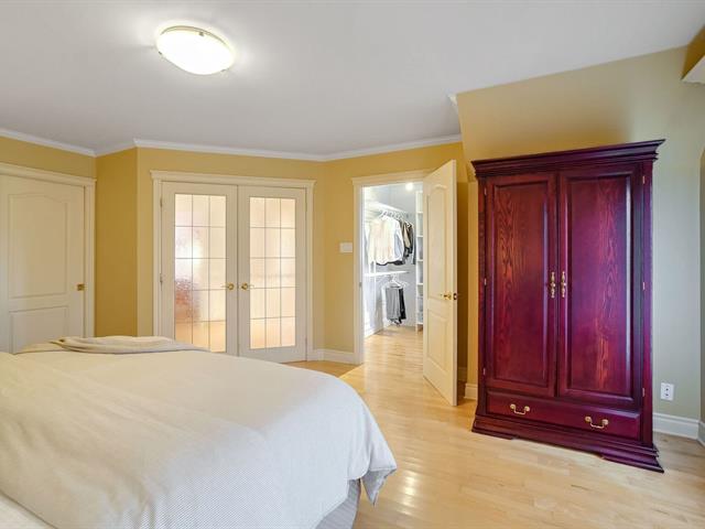 Two or more storey sold, Laval (Fabreville)