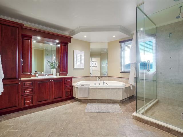 Two or more storey sold, Laval (Fabreville)
