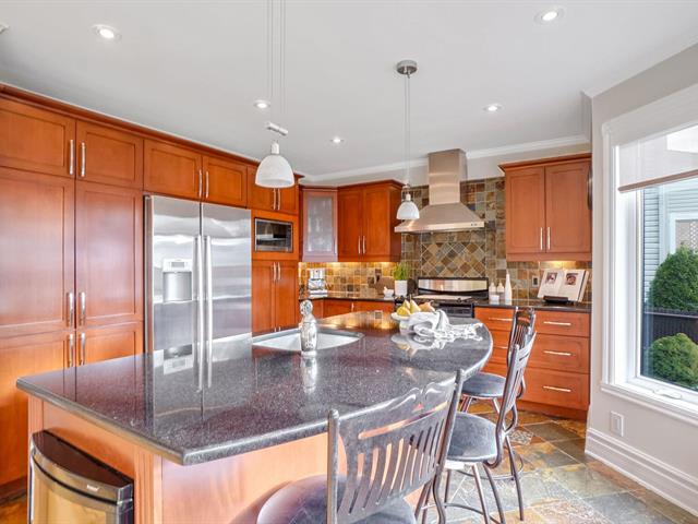 Two or more storey sold, Laval (Fabreville)