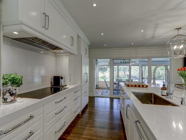 Maison à étages à vendre, Laval (Laval-sur-le-Lac)