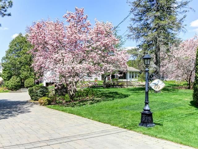 Maison à étages à vendre, Laval (Laval-sur-le-Lac)