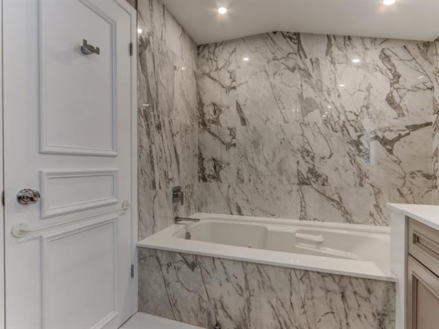 Maison à étages à vendre, Laval (Laval-sur-le-Lac)