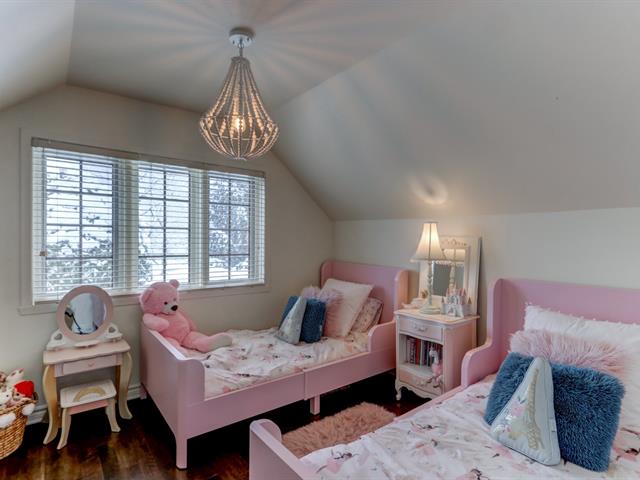 Maison à étages à vendre, Laval (Laval-sur-le-Lac)