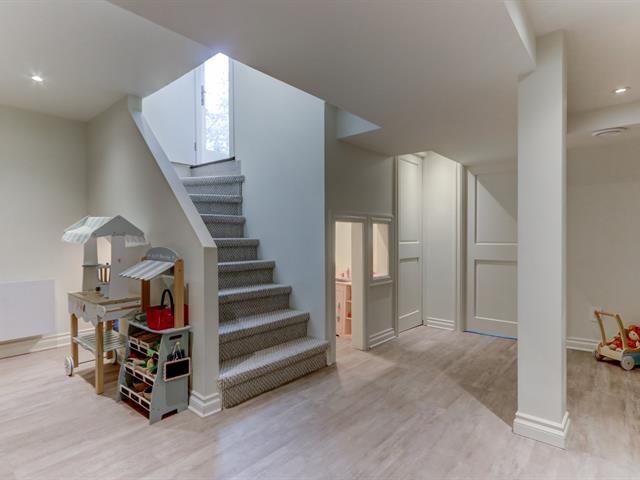 Maison à étages à vendre, Laval (Laval-sur-le-Lac)