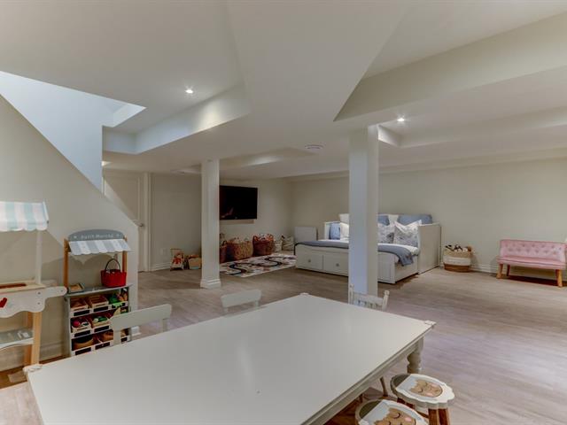 Maison à étages à vendre, Laval (Laval-sur-le-Lac)
