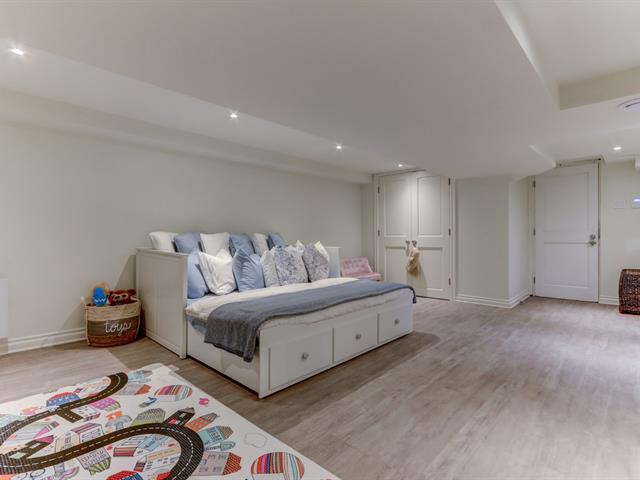 Maison à étages à vendre, Laval (Laval-sur-le-Lac)