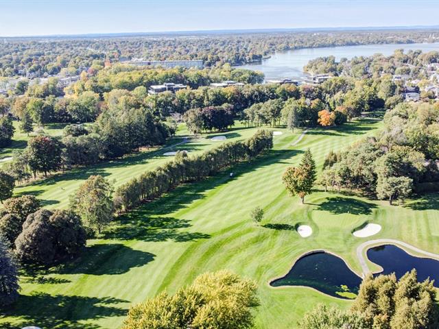 Maison à étages à vendre, Laval (Laval-sur-le-Lac)